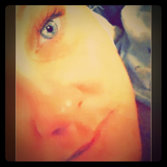 Meet your Posher, April - Picture 1 of 1